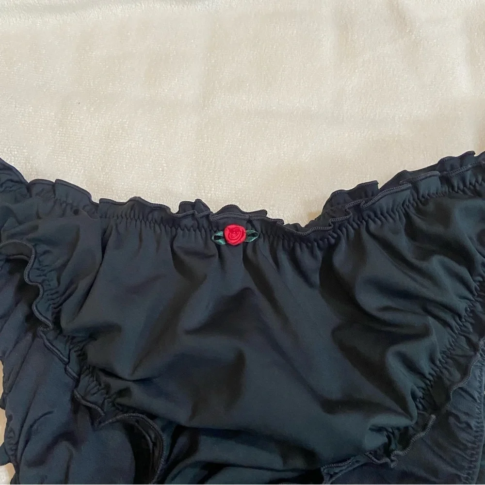 Frankies Bikinis chic black
